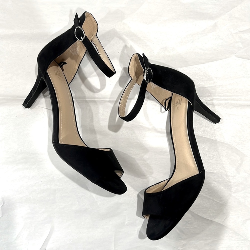 Open-toe heeled sandals